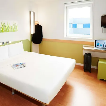Ibis Budget Concarneau-3